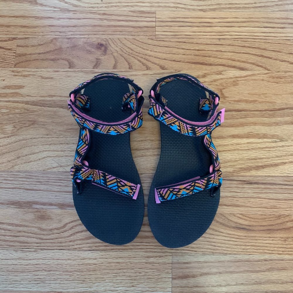 Teva Original Universal size 8 worn once
